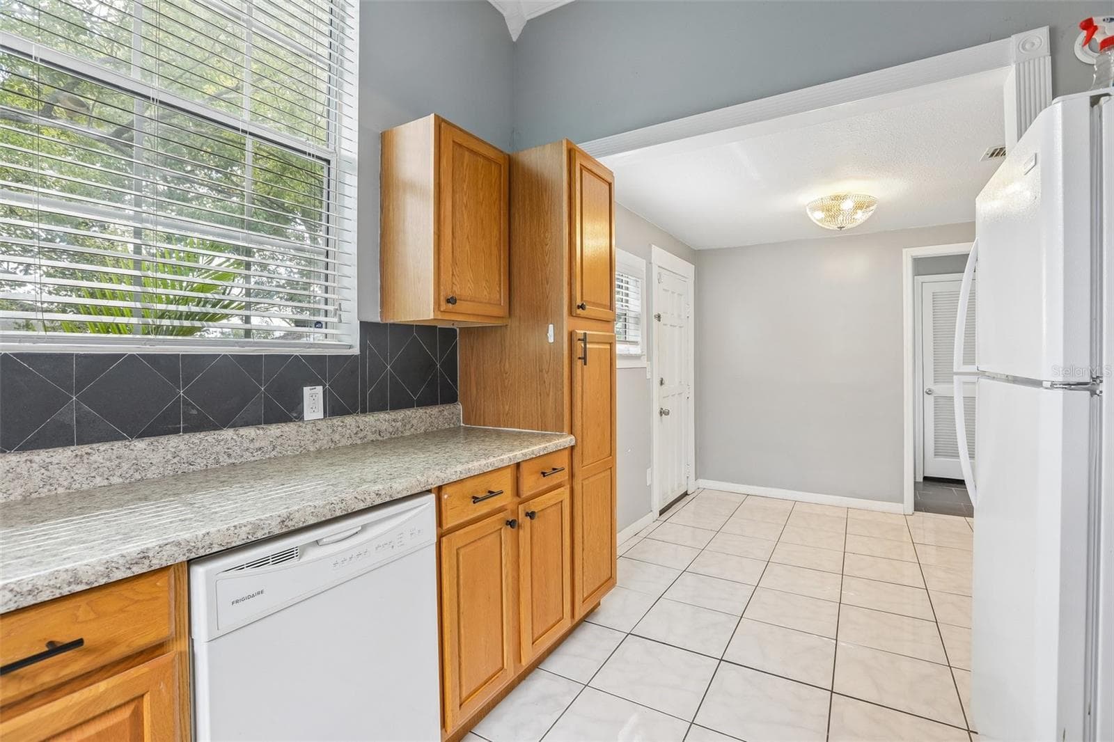 Single Family Residence at 2318 W CORDELIA ST, TAMPA, photo 10 of 32