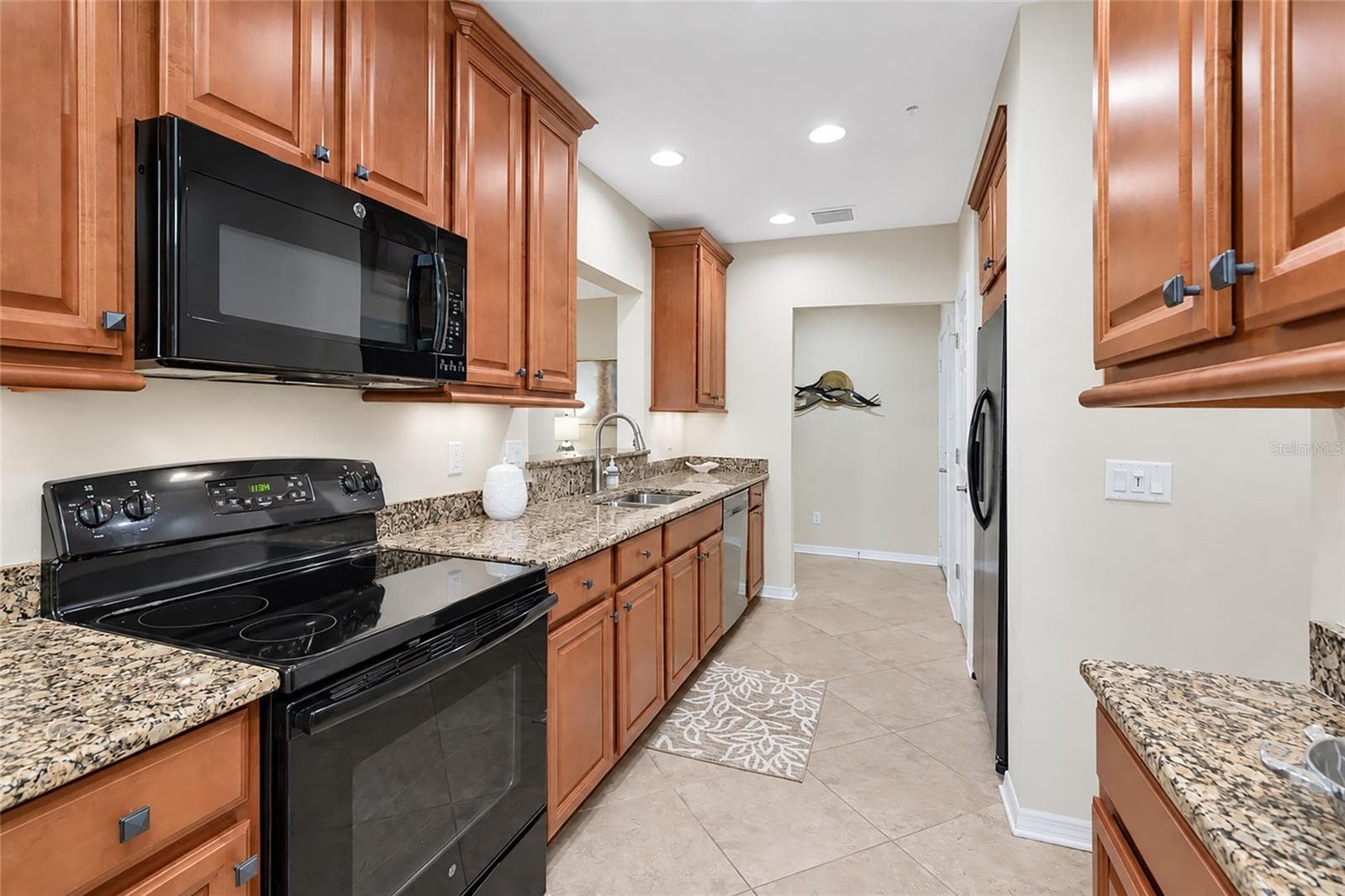 Condominium at 7321 SKYBIRD RD #397, BRADENTON, photo 8 of 45