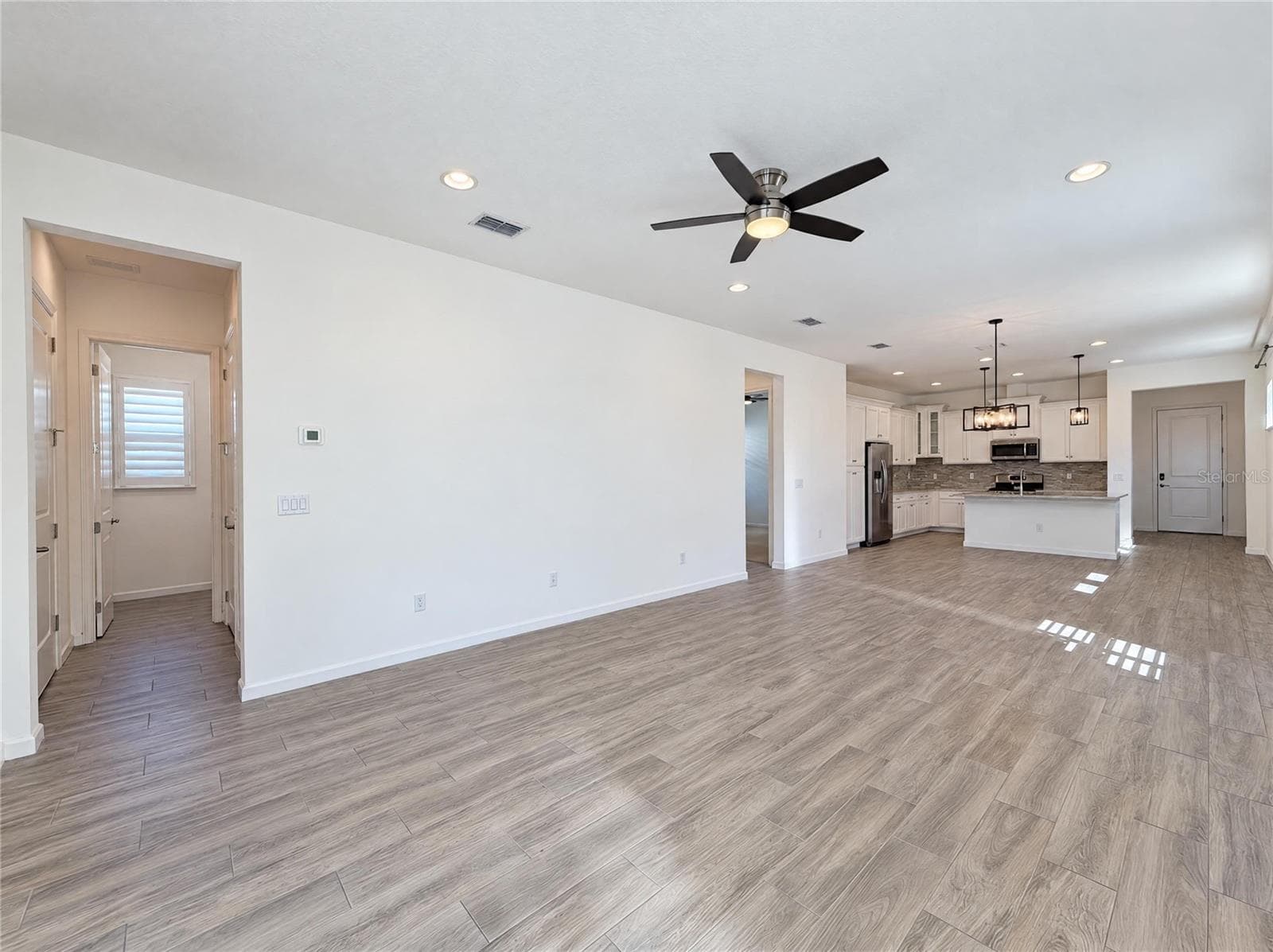 Single Family Residence at 724 WINTERSIDE DR, APOLLO BEACH, photo 3 of 14