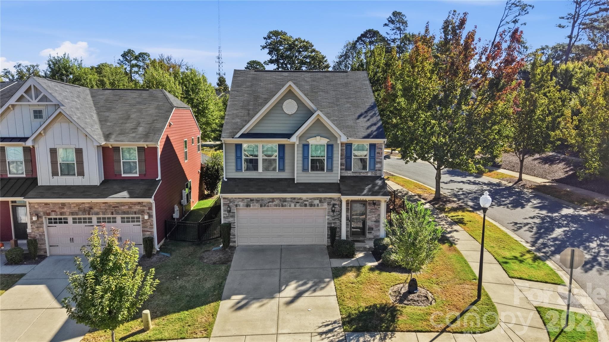 Single Family Residence at 1823 Fleetwood Drive, Charlotte, photo 4 of 48