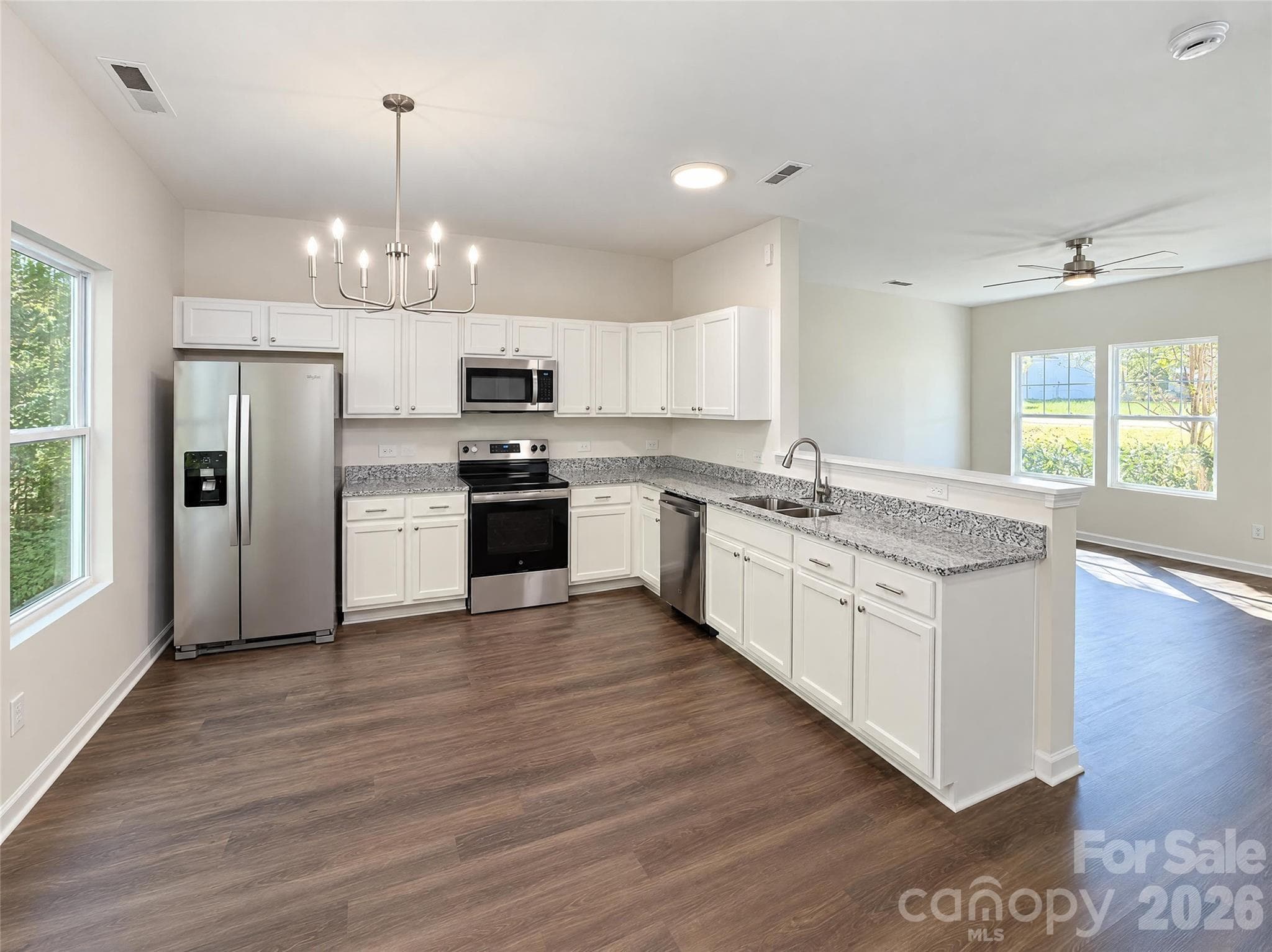 Single Family Residence at 7006 Wandering Creek Drive, Charlotte, photo 6 of 20