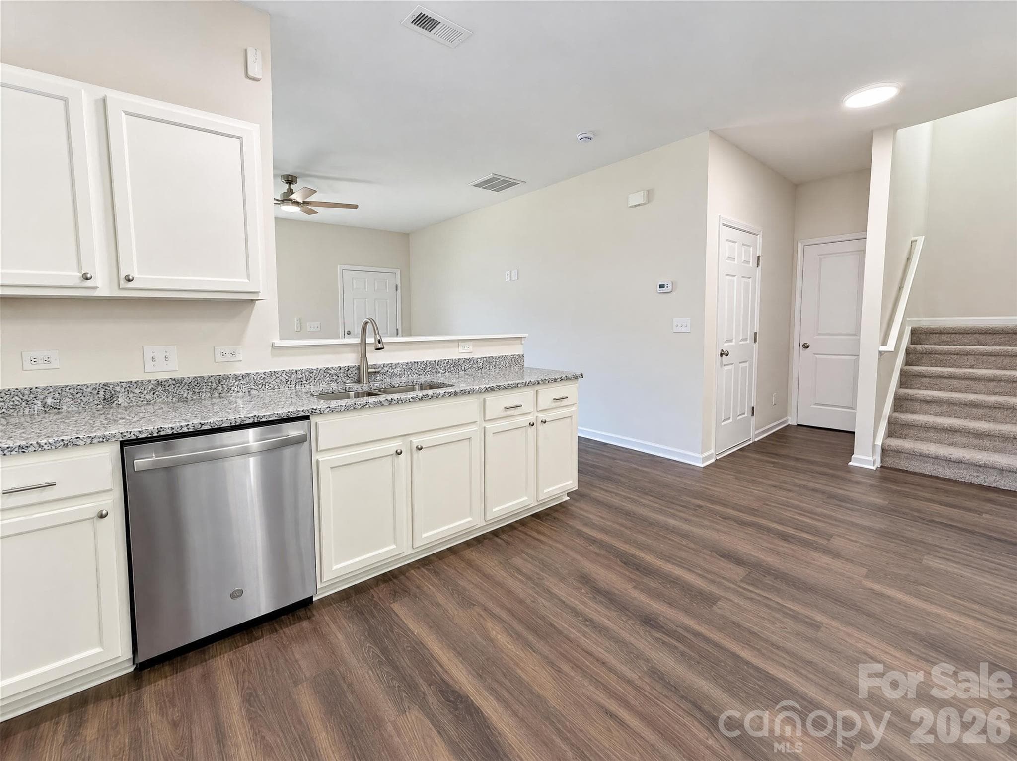 Single Family Residence at 7006 Wandering Creek Drive, Charlotte, photo 7 of 20