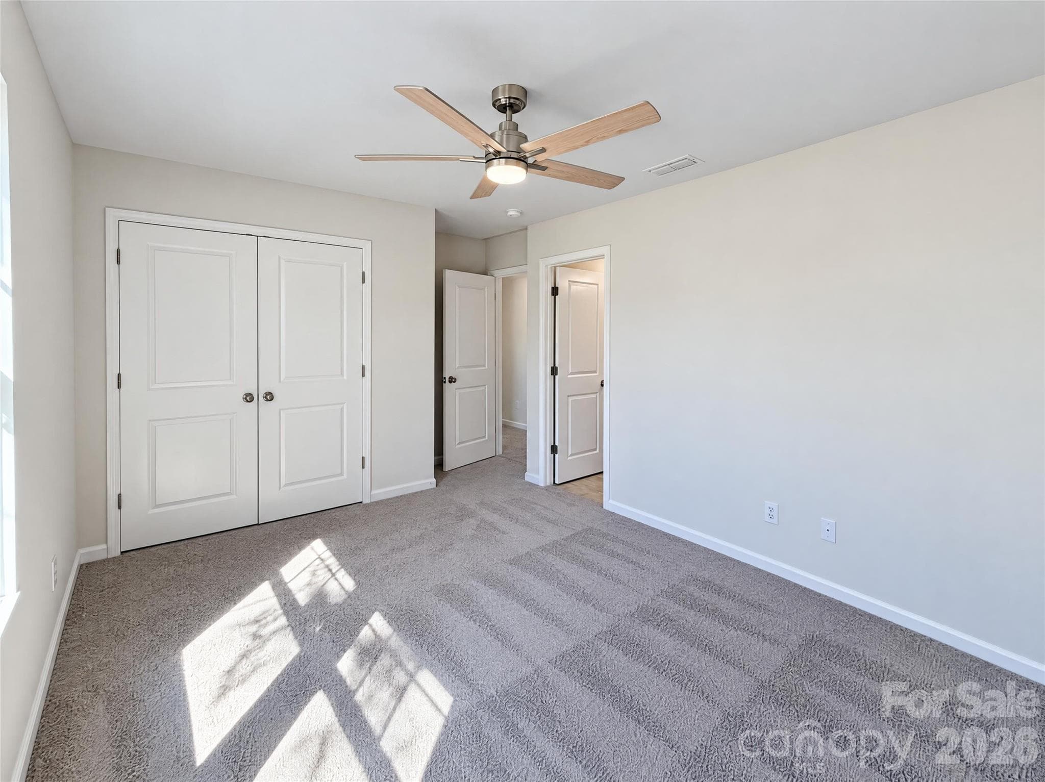 Single Family Residence at 7006 Wandering Creek Drive, Charlotte, photo 13 of 20