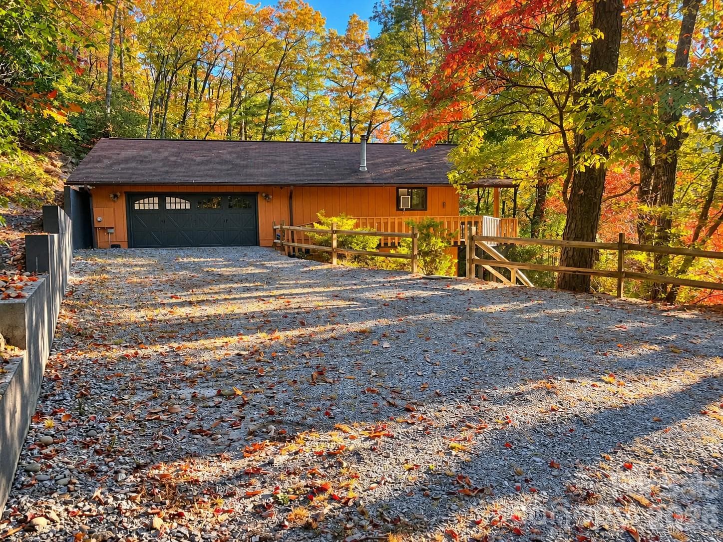 Single Family Residence at 224 Viking Trail, Hendersonville, photo 2 of 28