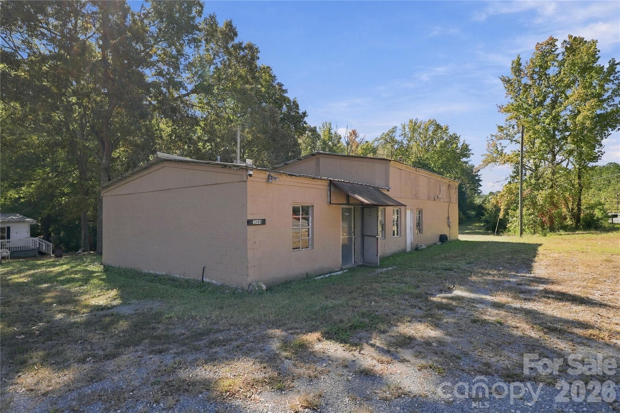 Single Family Residence at 3247 Charlotte Highway, York, photo 6 of 45