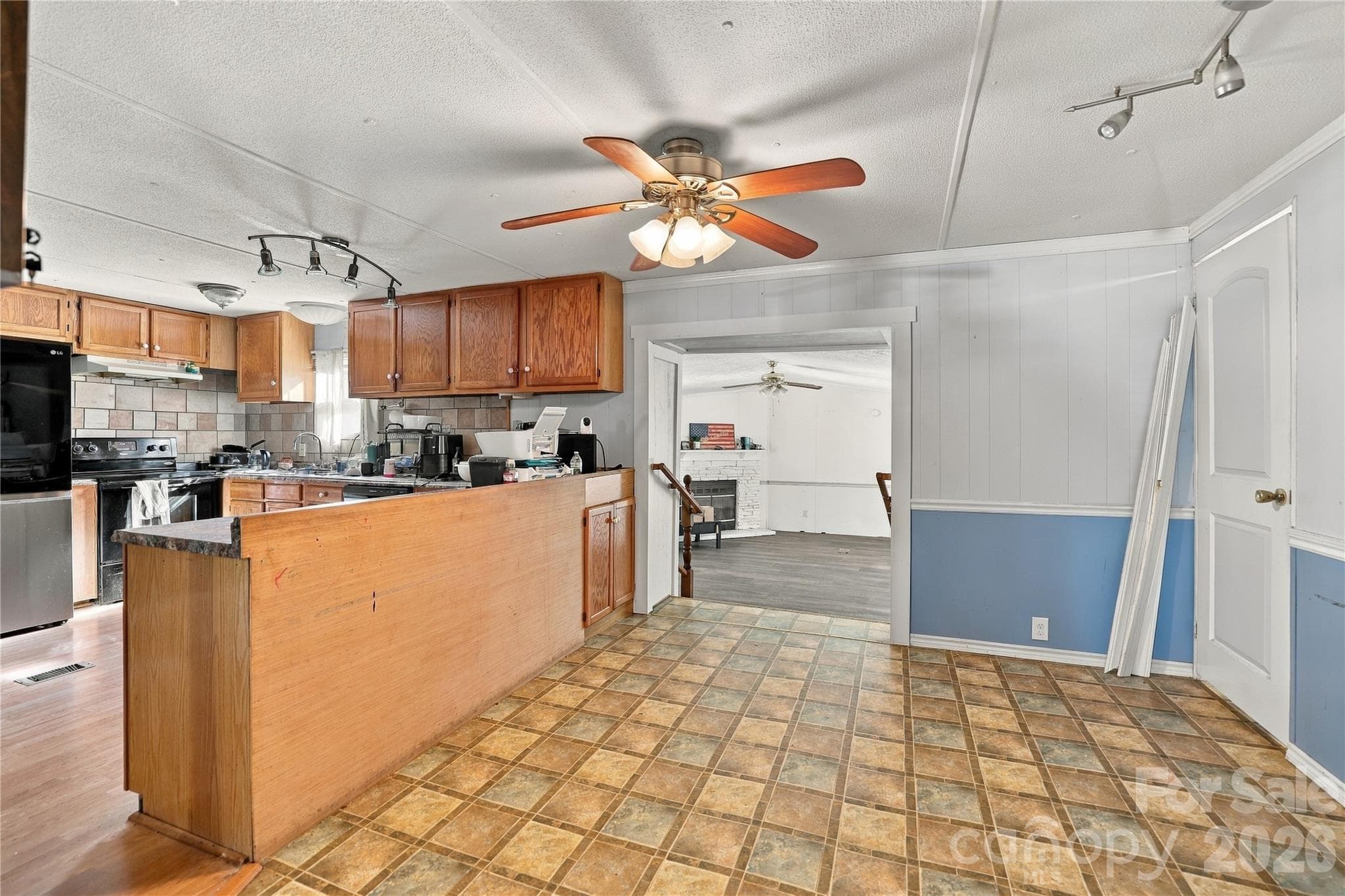Single Family Residence at 3247 Charlotte Highway, York, photo 31 of 45