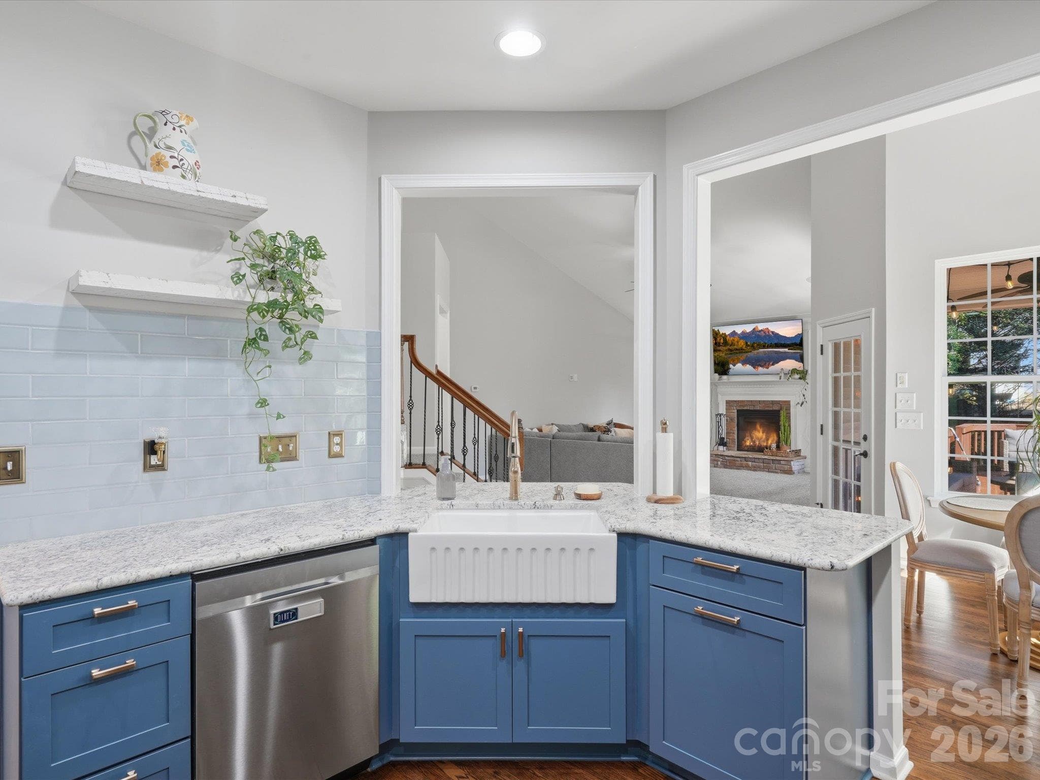 Single Family Residence at 446 Leaf Arbor Court, Lake Wylie, photo 12 of 48