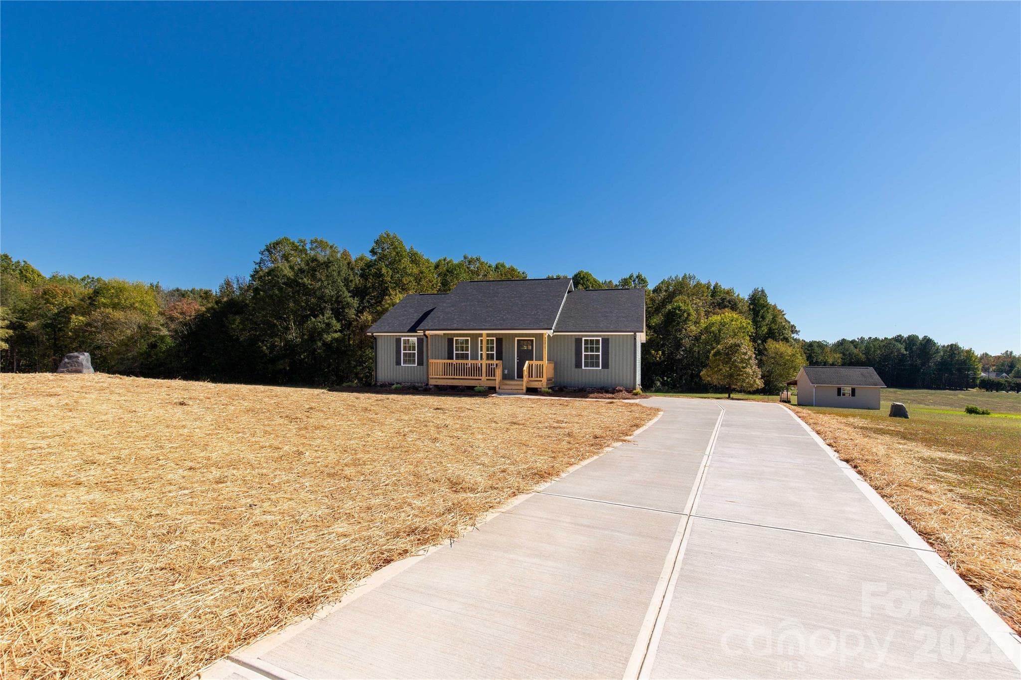Single Family Residence at 201 Springlake Road, York, photo 3 of 38