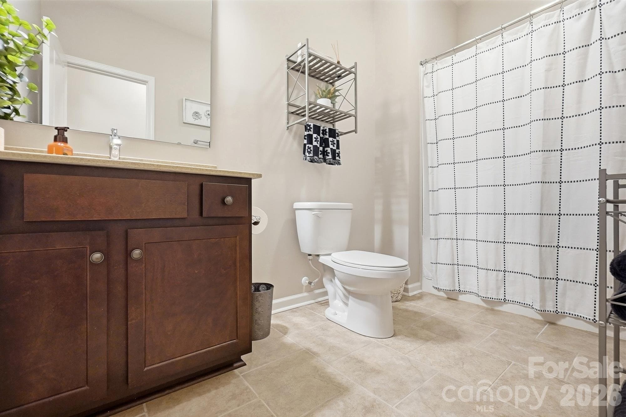 Hall bathroom - 4509 Bent Green Lane, Monroe