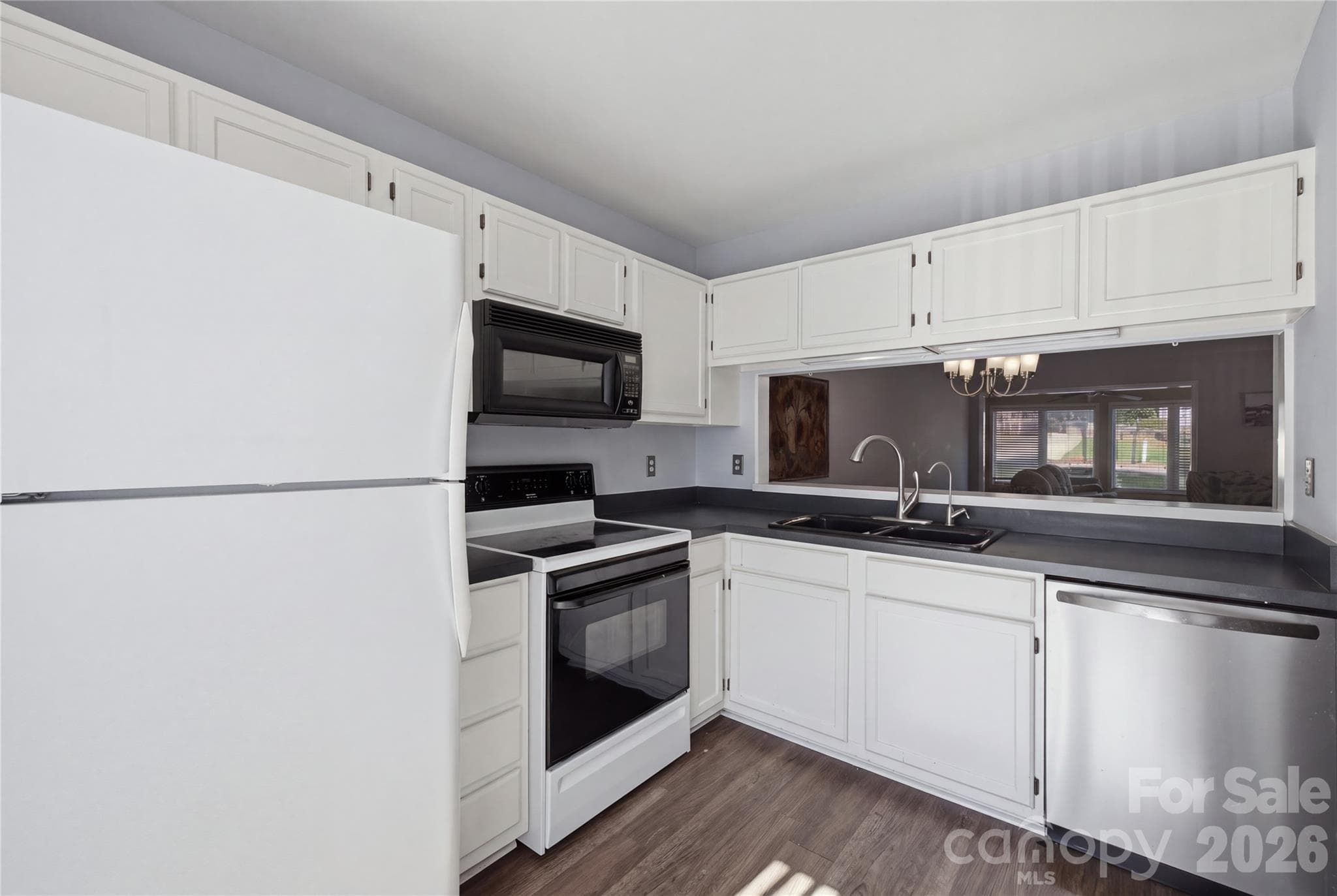 Townhouse at 329 Eastwood Drive, Salisbury, photo 14 of 22