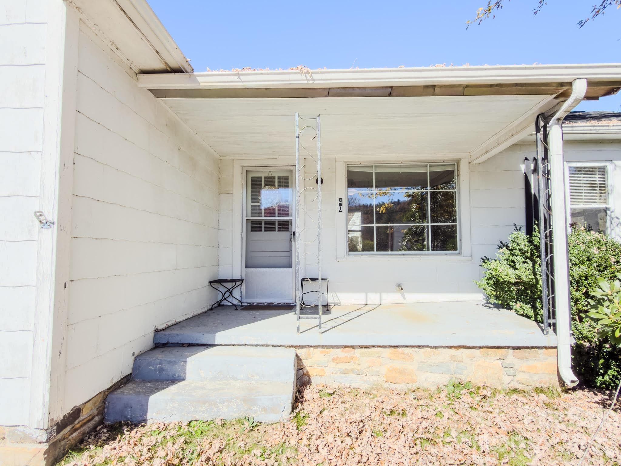 Single Family Residence at 40 Duncan Lane, Newland, photo 8 of 26