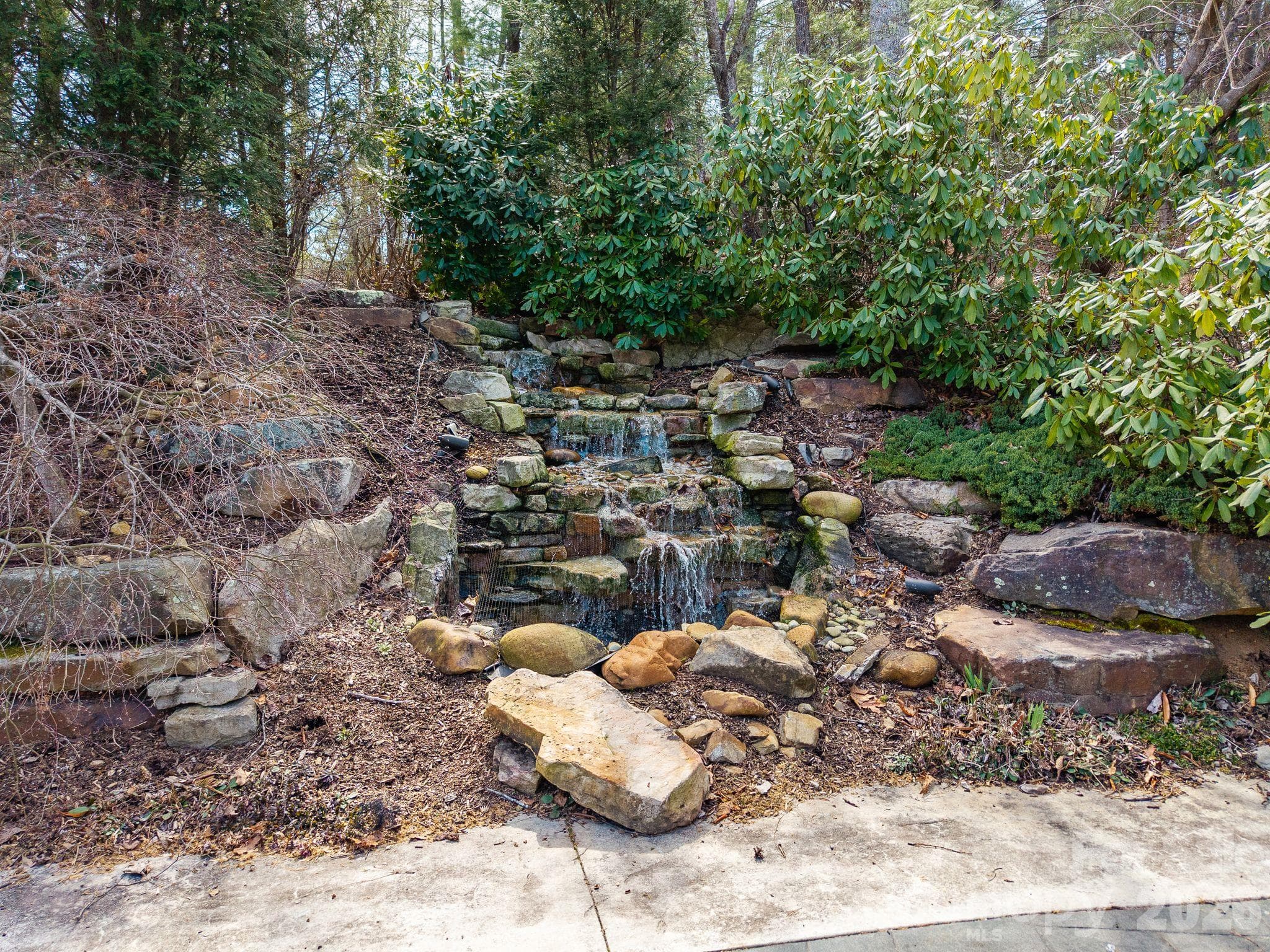 Community Water Fall. - 275 Stone Valley Way, Hendersonville