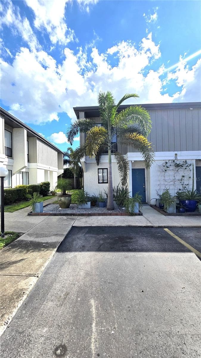 4001 BENEVA RD #209