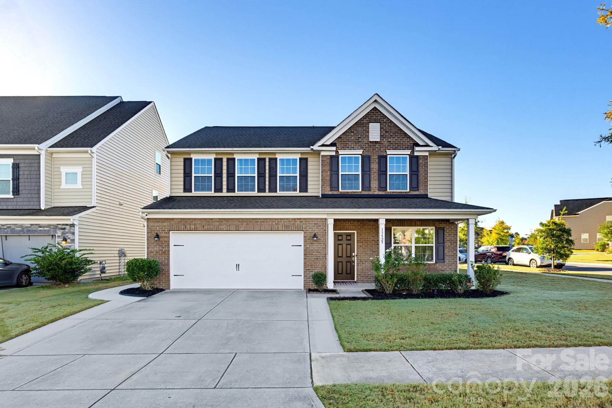 Single Family Residence at 13529 Napoleon Drive, Charlotte, photo 3 of 49
