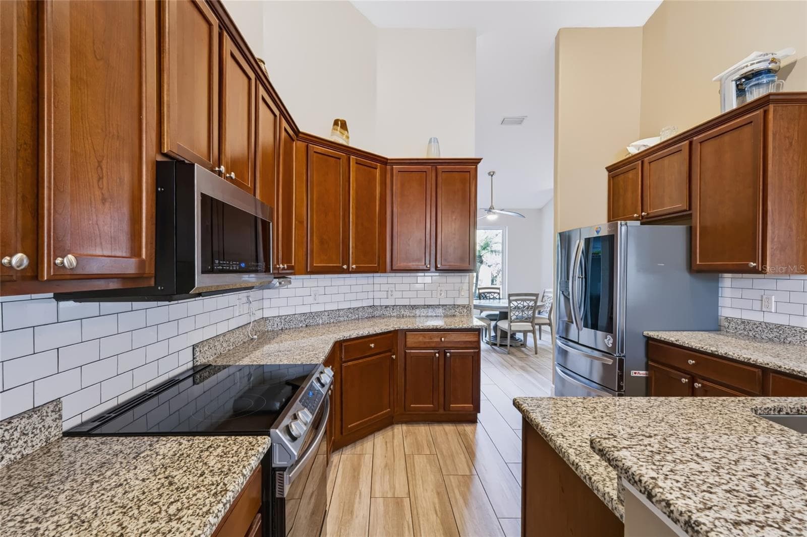Granite countertops - 2970 SOUTHERN PINES LOOP, CLERMONT