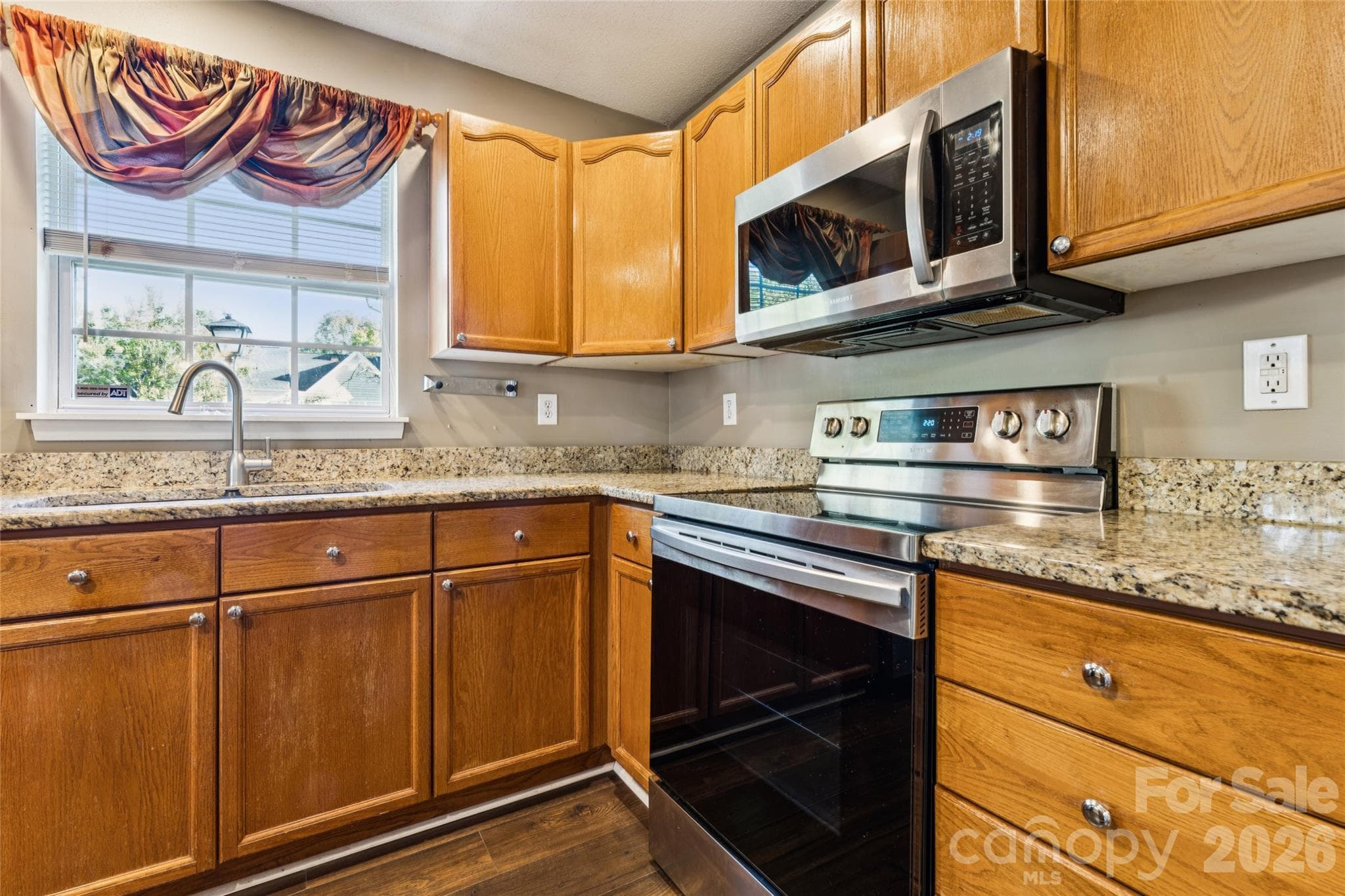 Kitchen - 735 Mountainwater Drive, Charlotte