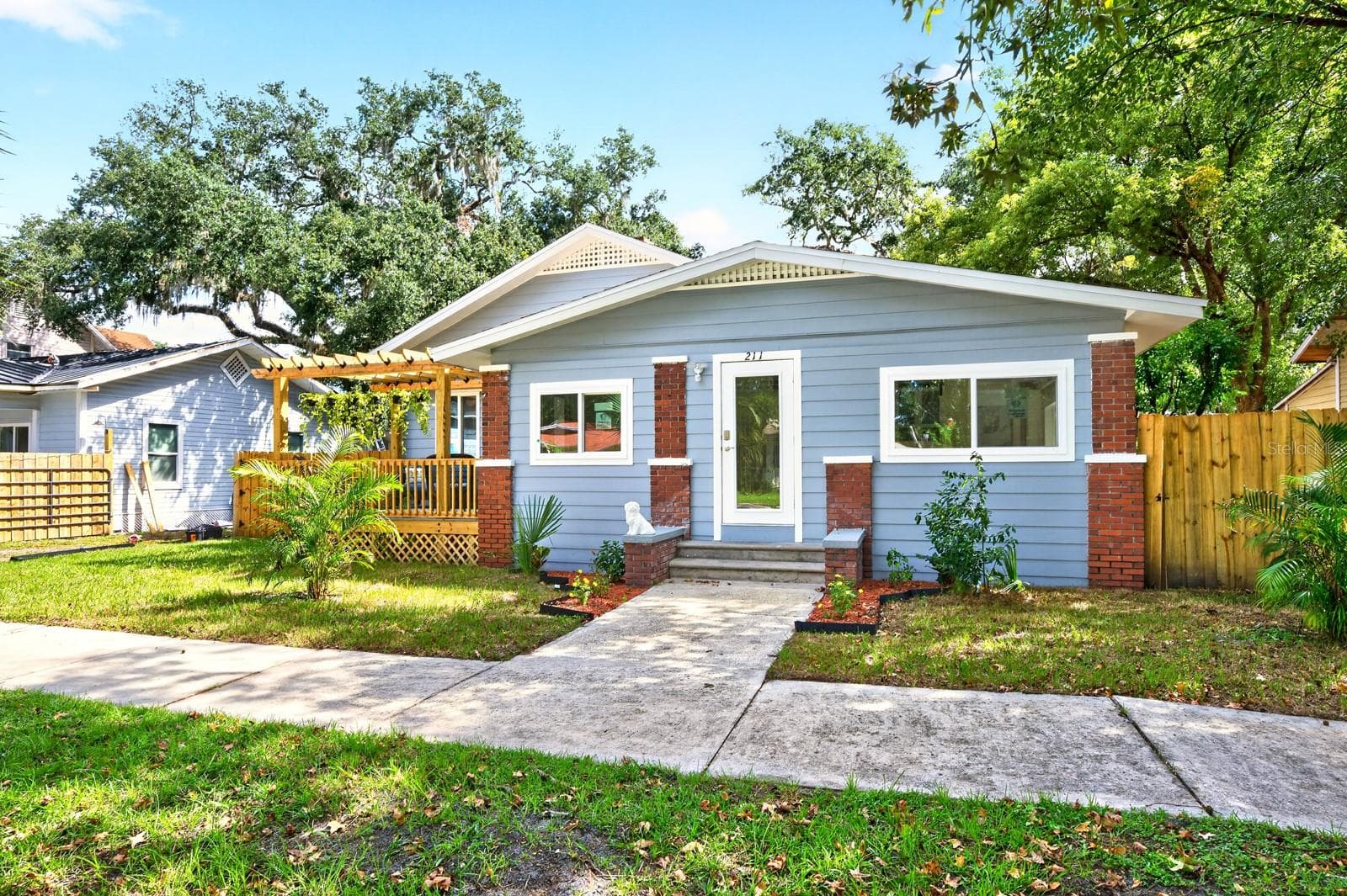 Welcome Home! - 211 S MAPLE AVE, SANFORD