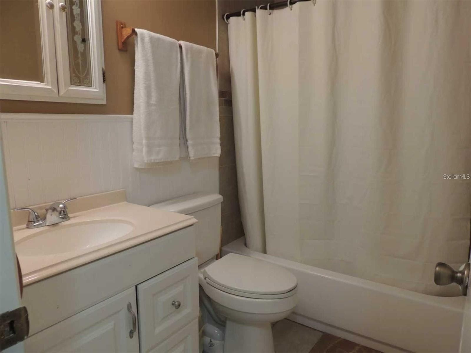 Single Family Residence at 2048 MELODY DR, HOLIDAY, photo 9 of 16