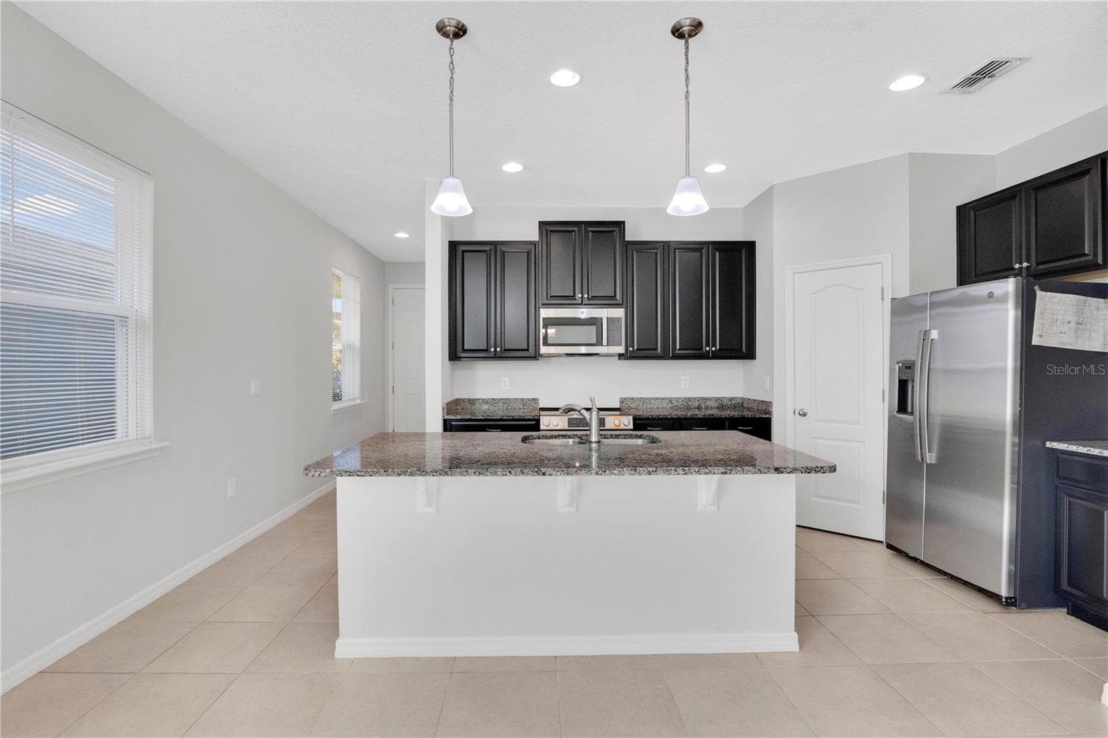 Single Family Residence at 17432 PAINTED LEAF WAY, CLERMONT, photo 2 of 47
