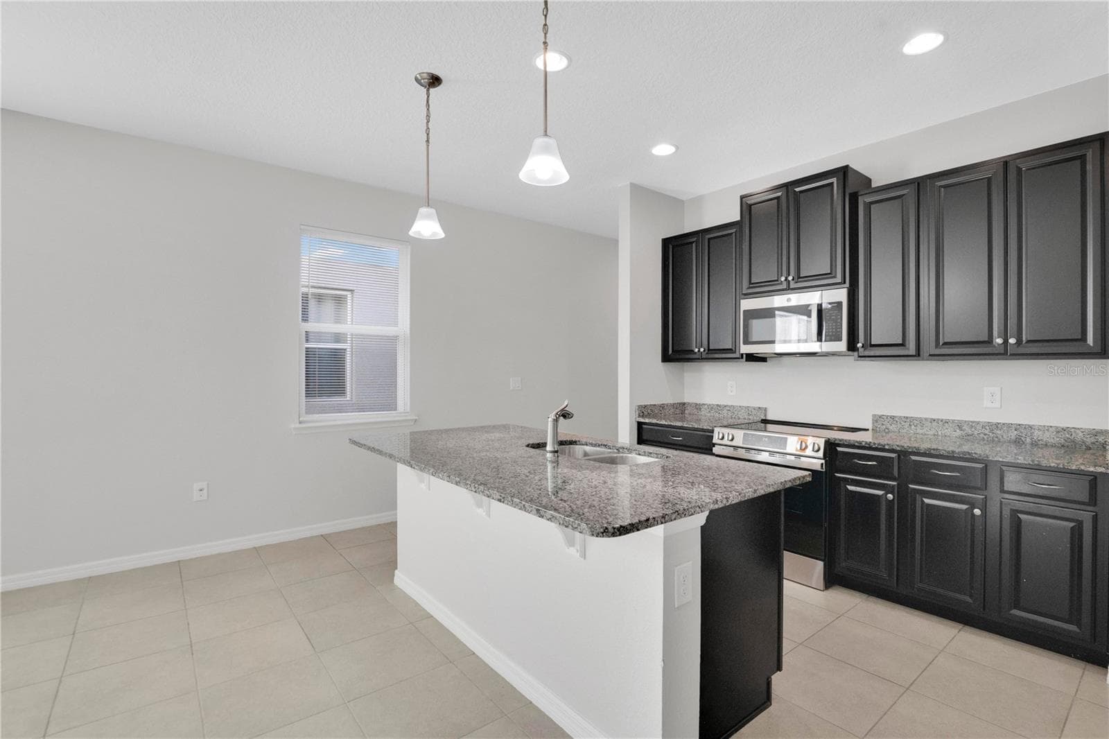 Single Family Residence at 17432 PAINTED LEAF WAY, CLERMONT, photo 5 of 47