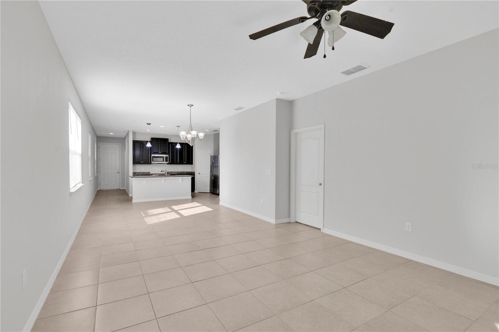 Single Family Residence at 17432 PAINTED LEAF WAY, CLERMONT, photo 6 of 47