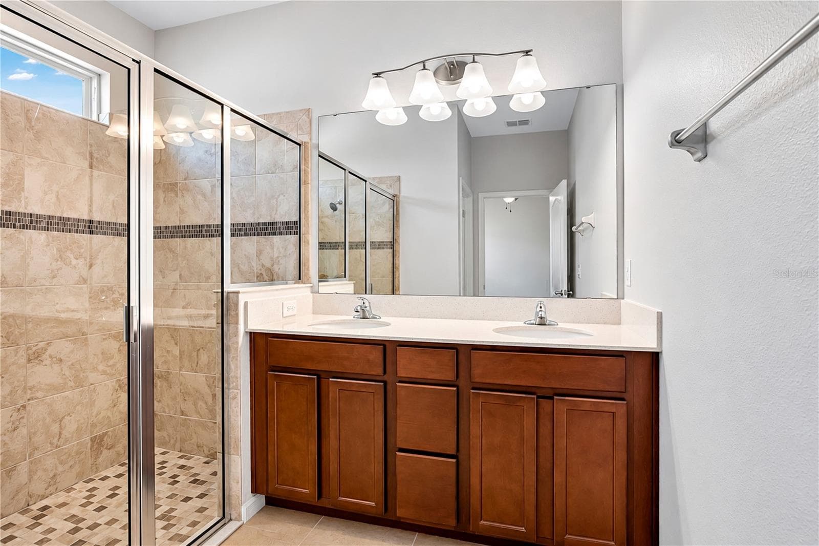Single Family Residence at 17432 PAINTED LEAF WAY, CLERMONT, photo 12 of 47