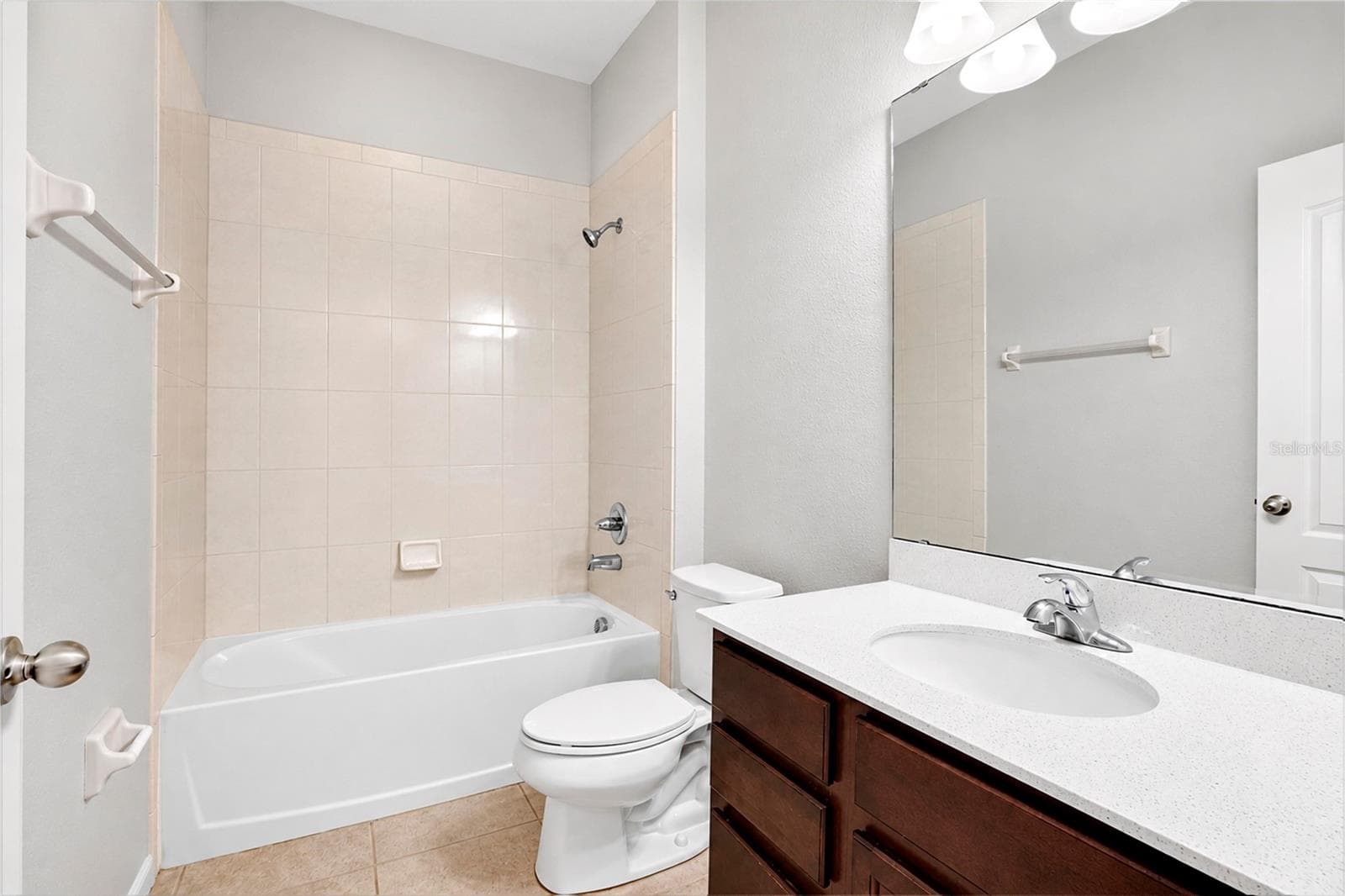 Single Family Residence at 17432 PAINTED LEAF WAY, CLERMONT, photo 16 of 47
