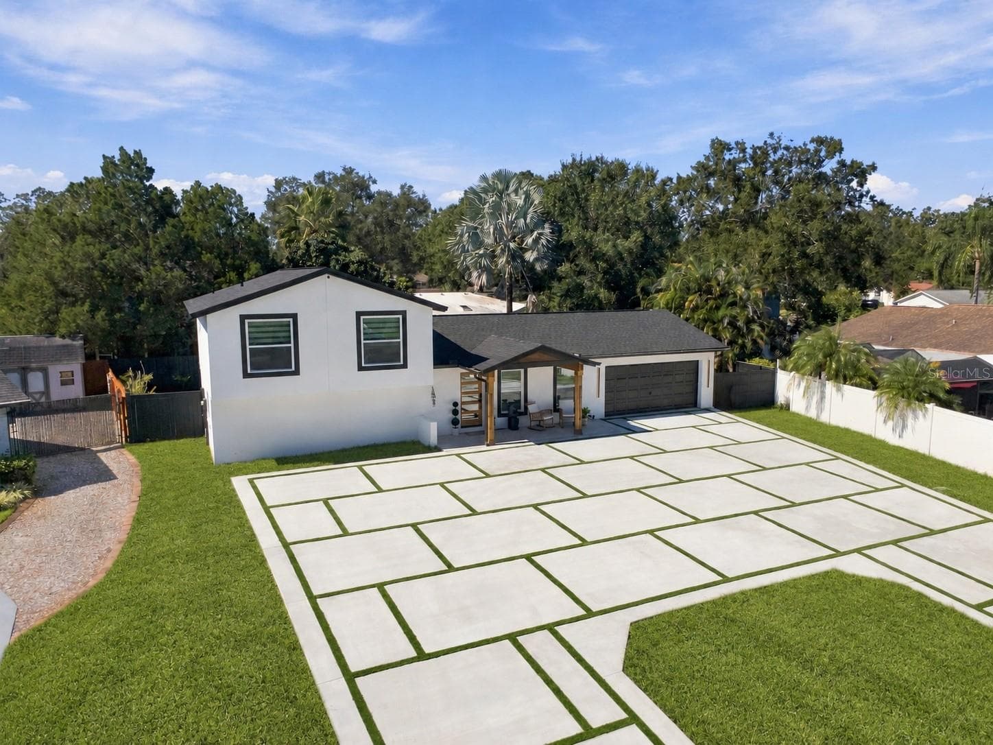 FRONT VIEW - 13824 CHERRY BROOK LN, TAMPA