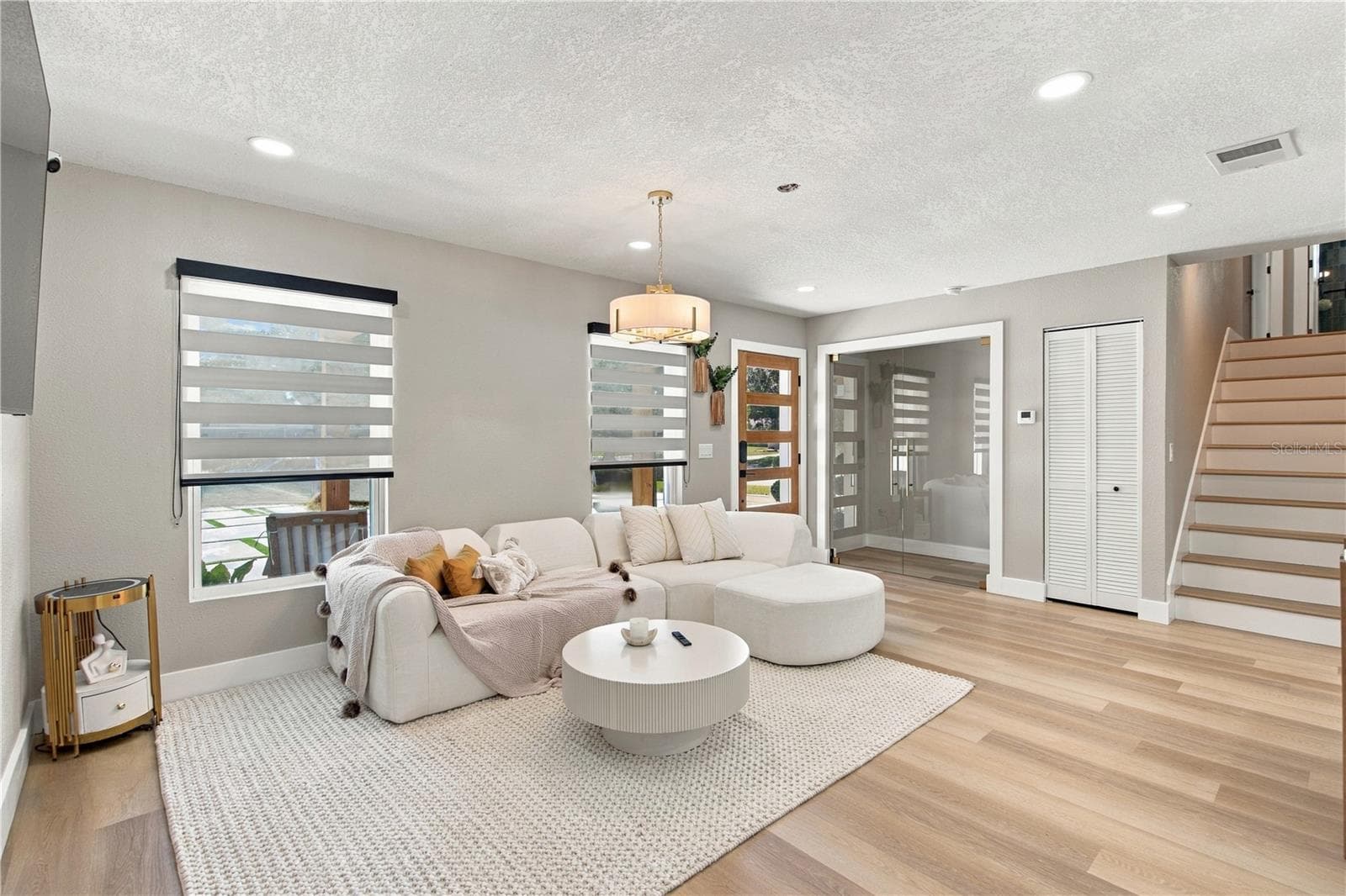 LIVING ROOM - 13824 CHERRY BROOK LN, TAMPA