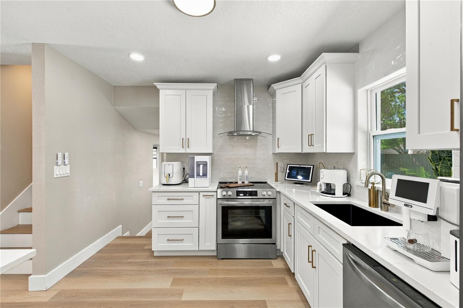 KITCHEN - 13824 CHERRY BROOK LN, TAMPA