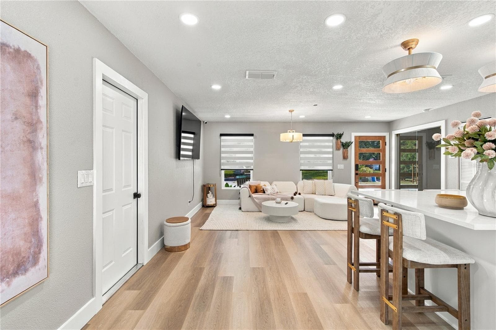 KITCHEN & LIVING ROOM - 13824 CHERRY BROOK LN, TAMPA