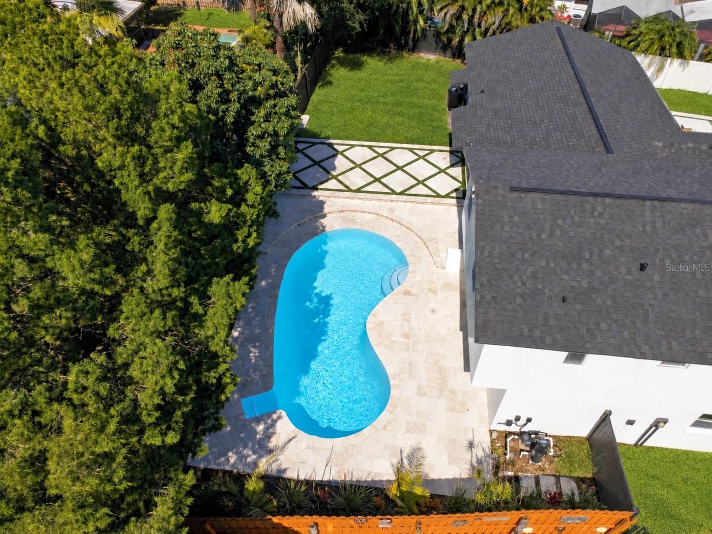 POOL DRONE VIEW - 13824 CHERRY BROOK LN, TAMPA