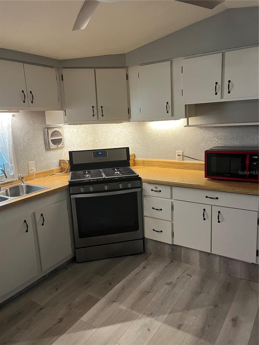 Manufactured Home at 10943 SE 131ST PL, OCKLAWAHA, photo 18 of 33