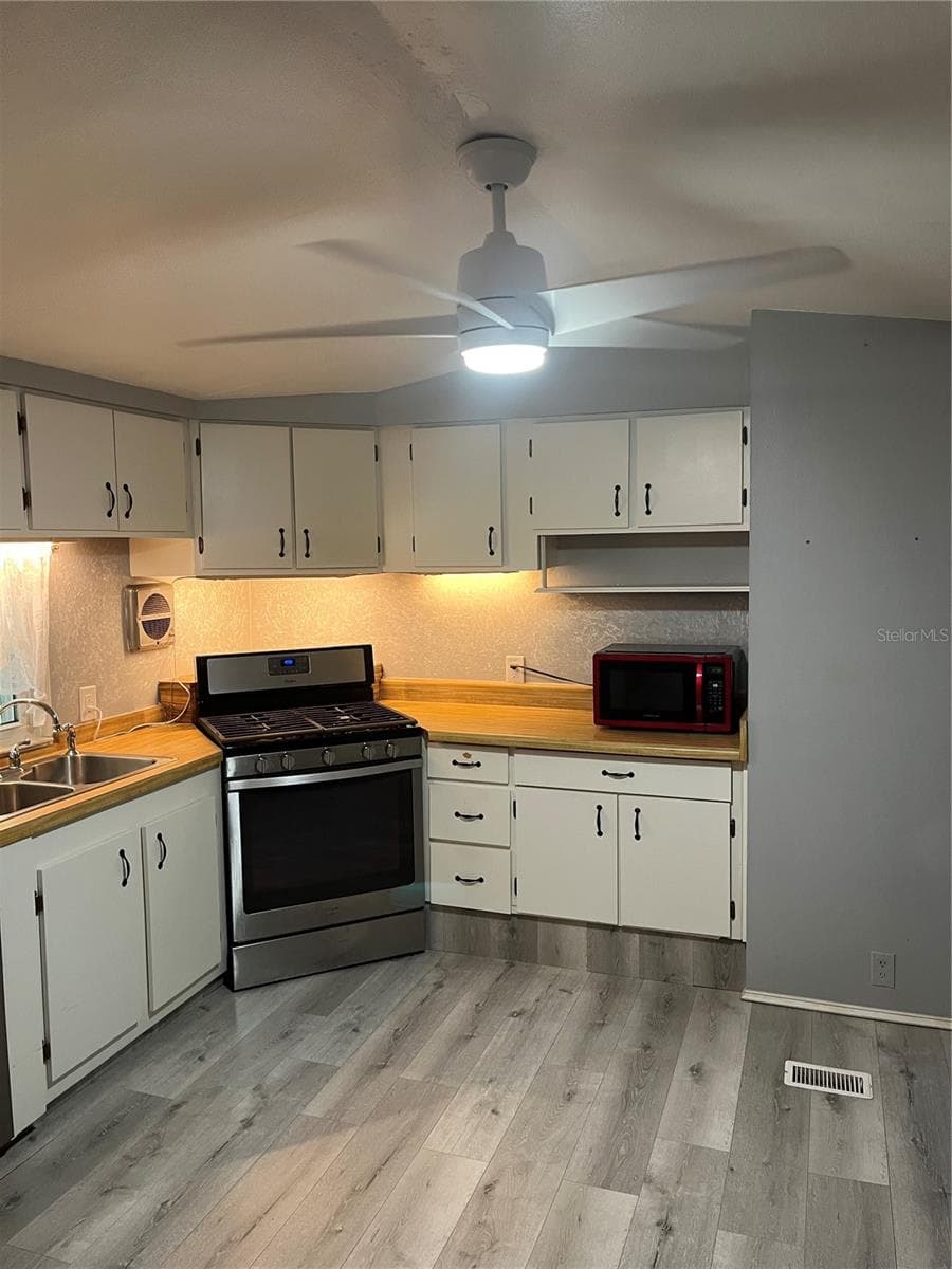 Manufactured Home at 10943 SE 131ST PL, OCKLAWAHA, photo 21 of 33