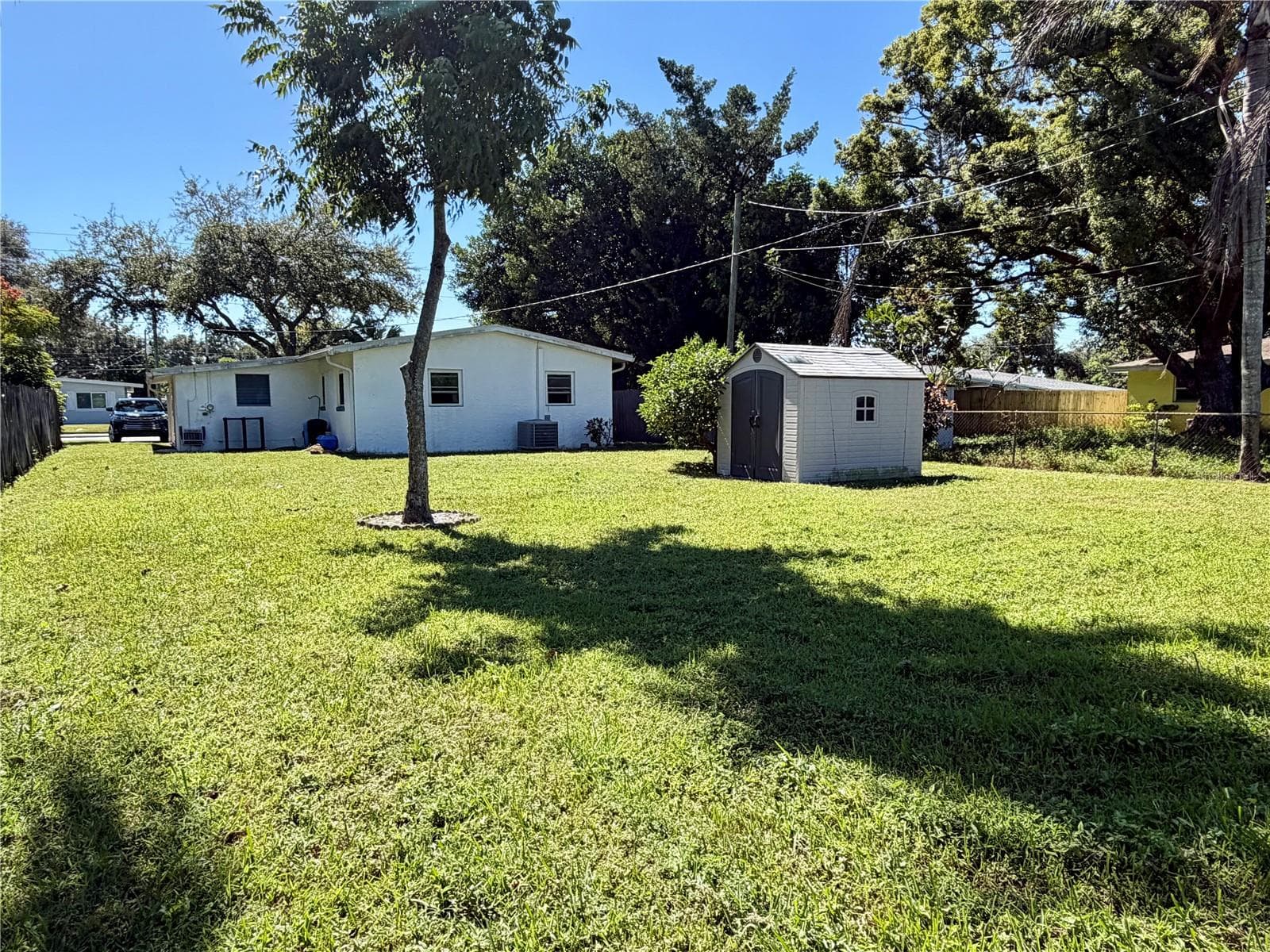 Spacious backyard! - 6481 82ND AVE N, PINELLAS PARK