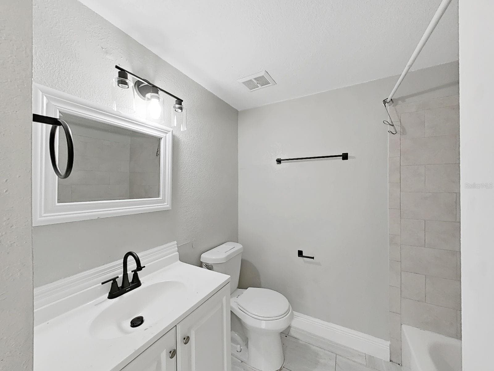 master bath - 3414 N AVENIDA REPUBLICA DE CUBA, TAMPA