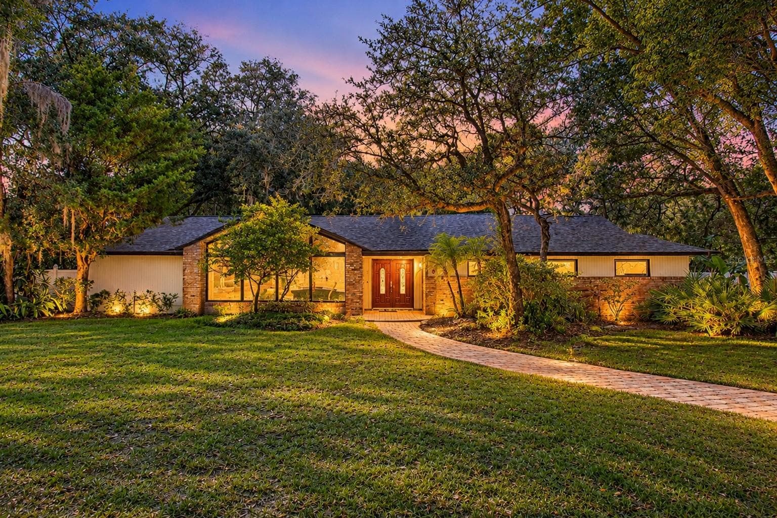 400 BLUE LAKE DR