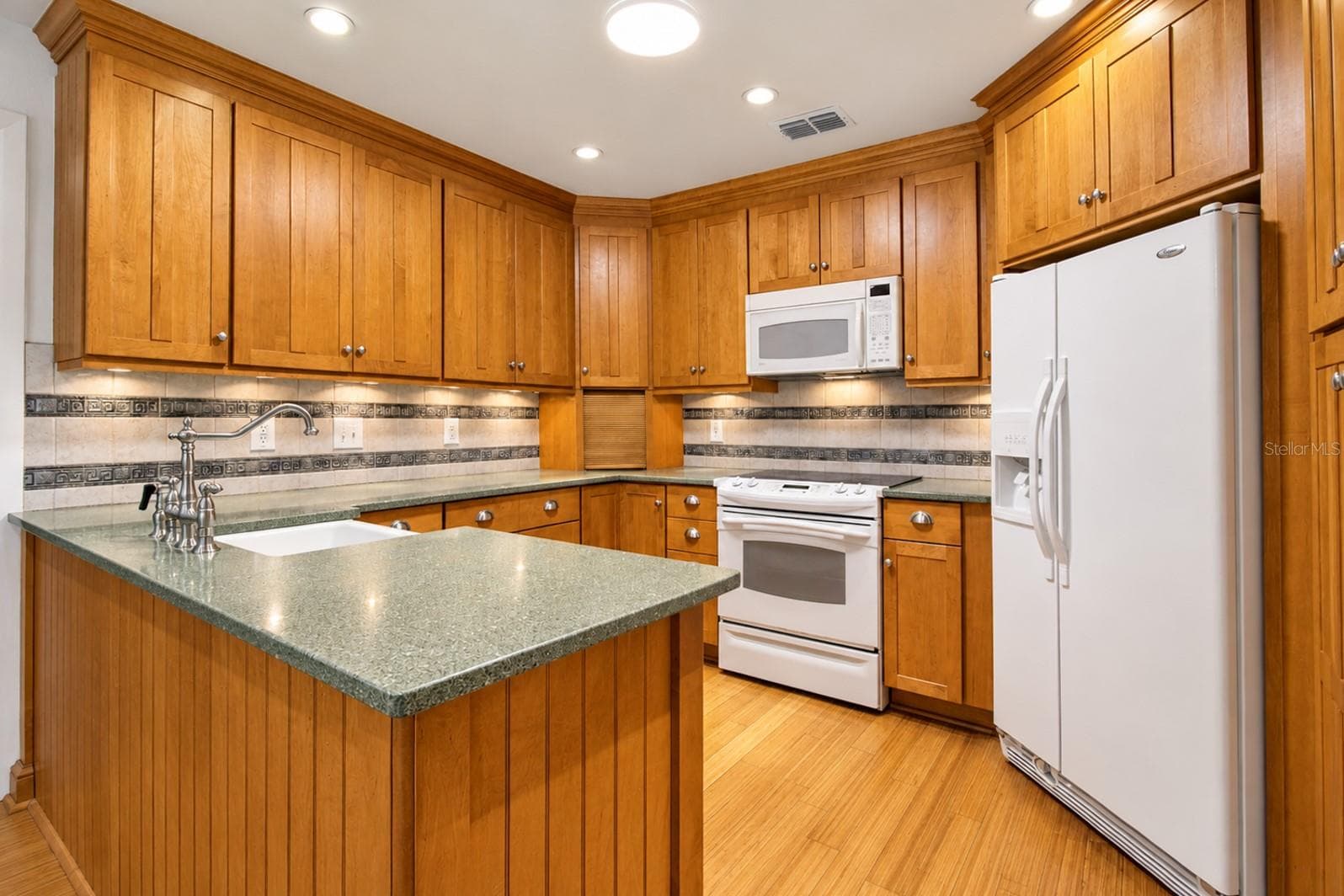 Single Family Residence at 400 BLUE LAKE DR, LONGWOOD, photo 15 of 67