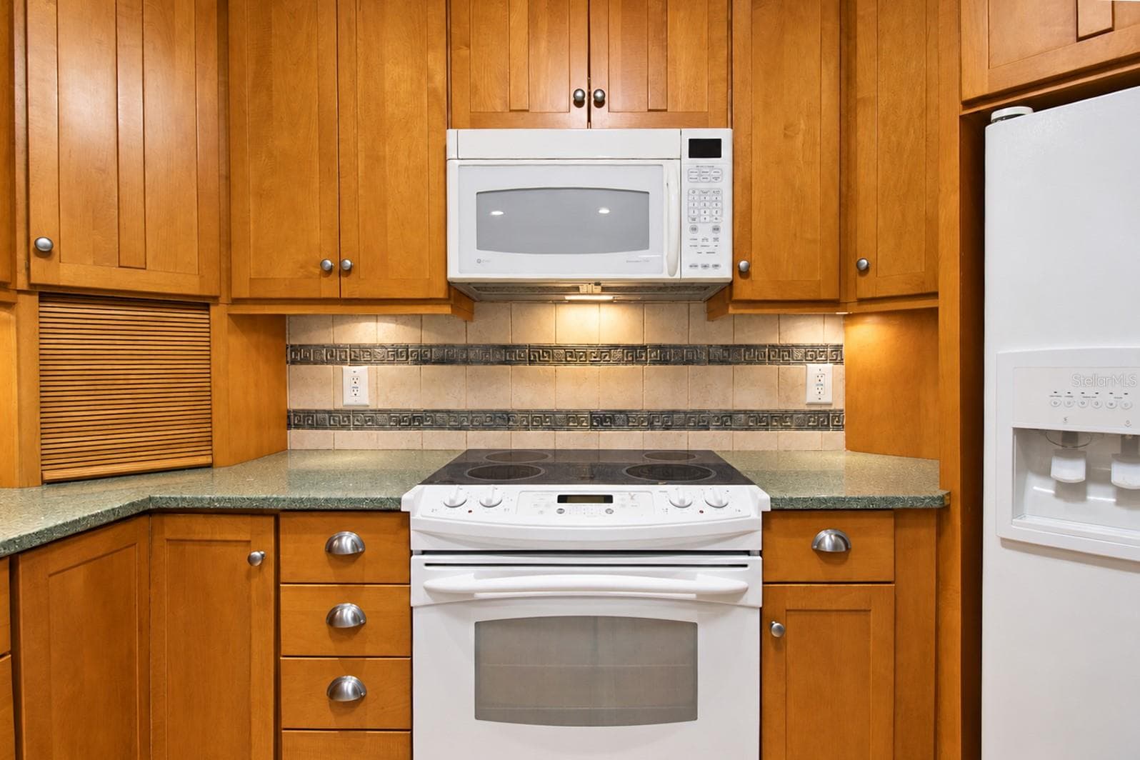 Single Family Residence at 400 BLUE LAKE DR, LONGWOOD, photo 17 of 67