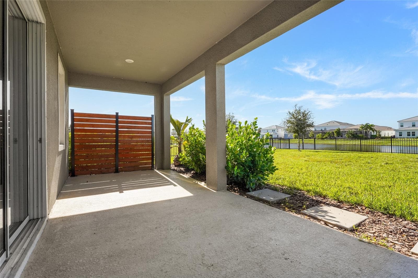 Single Family Residence at 18030 TAVERNSIDE TRL, BRADENTON, photo 11 of 77