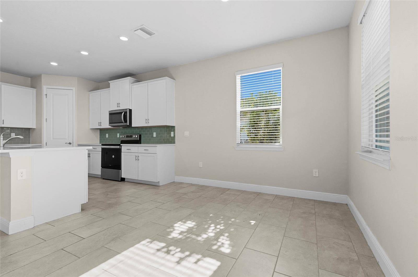 Single Family Residence at 18030 TAVERNSIDE TRL, BRADENTON, photo 24 of 77