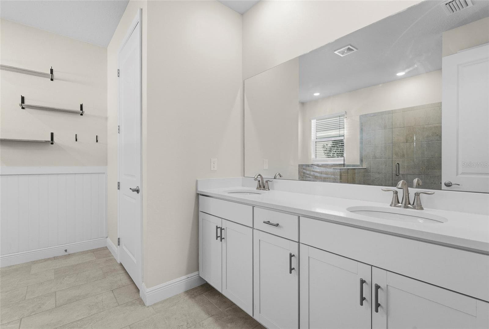 Single Family Residence at 18030 TAVERNSIDE TRL, BRADENTON, photo 28 of 77