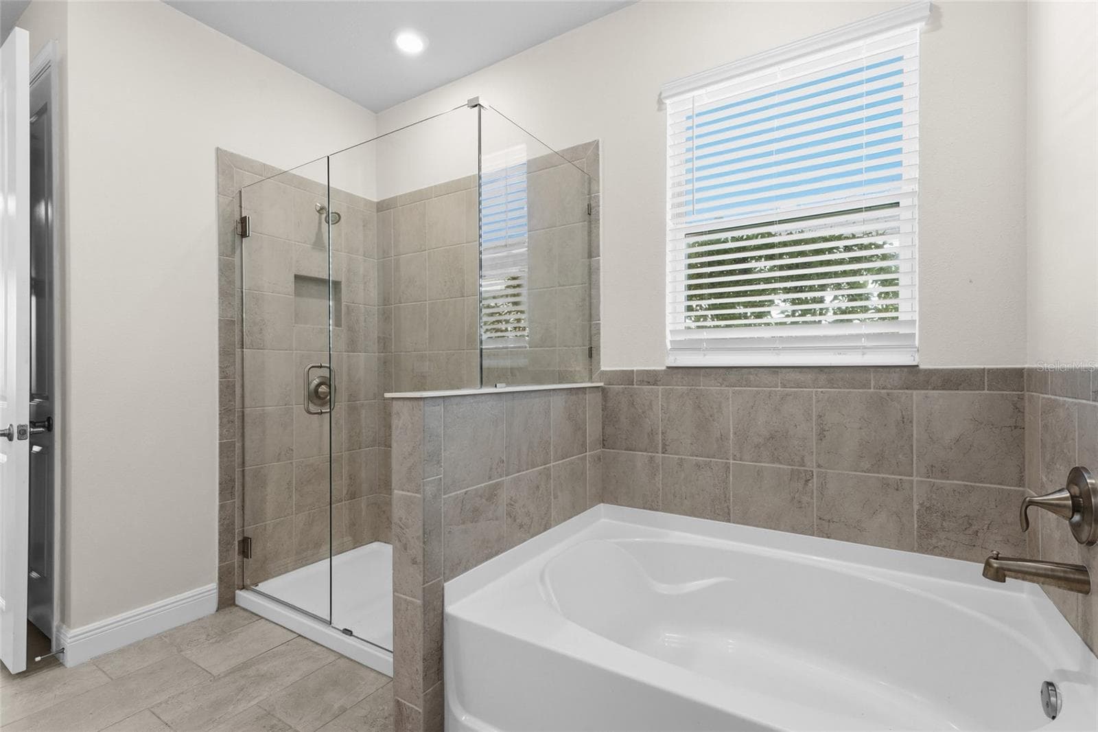 Single Family Residence at 18030 TAVERNSIDE TRL, BRADENTON, photo 29 of 77