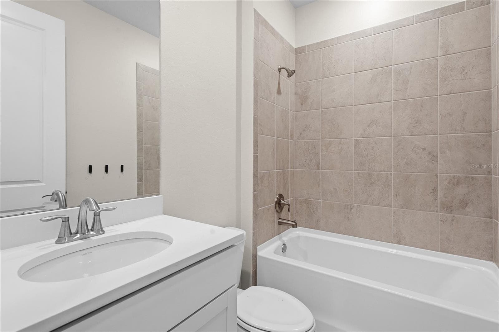 Single Family Residence at 18030 TAVERNSIDE TRL, BRADENTON, photo 32 of 77