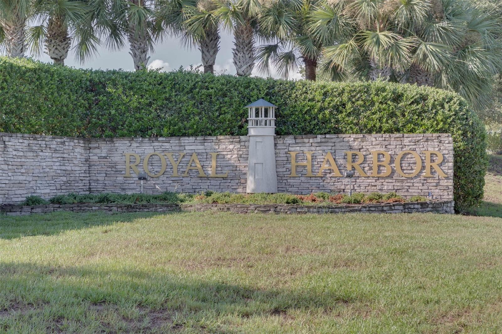 Royal Harbor entrance. - 4900 CANOE CT, TAVARES