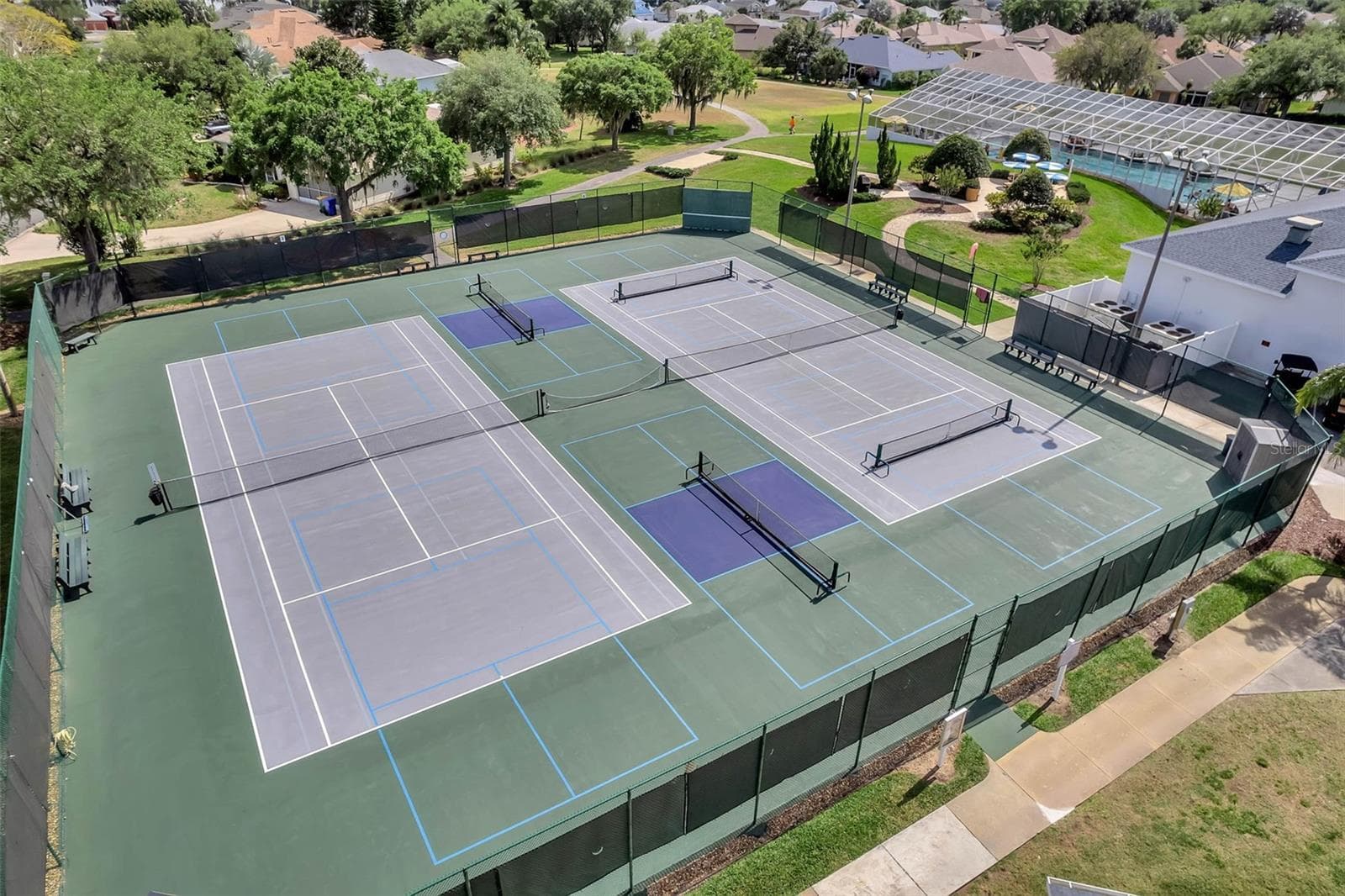 Pickleball and tennis courts. - 4900 CANOE CT, TAVARES