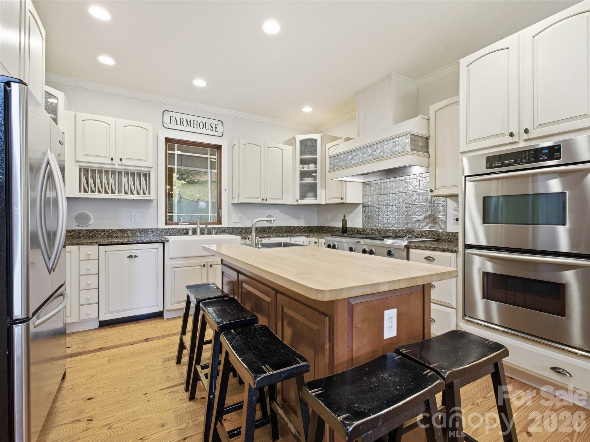 Single Family Residence at 227 Black Bear Cove, Clyde, photo 9 of 47