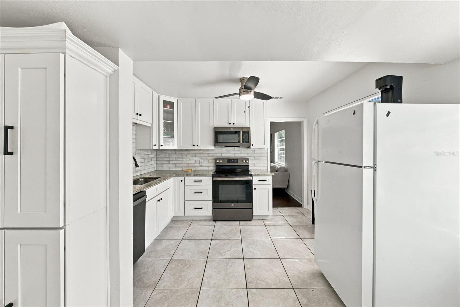 Single Family Residence at 3104 MELTON ST N, ST PETERSBURG, photo 9 of 42
