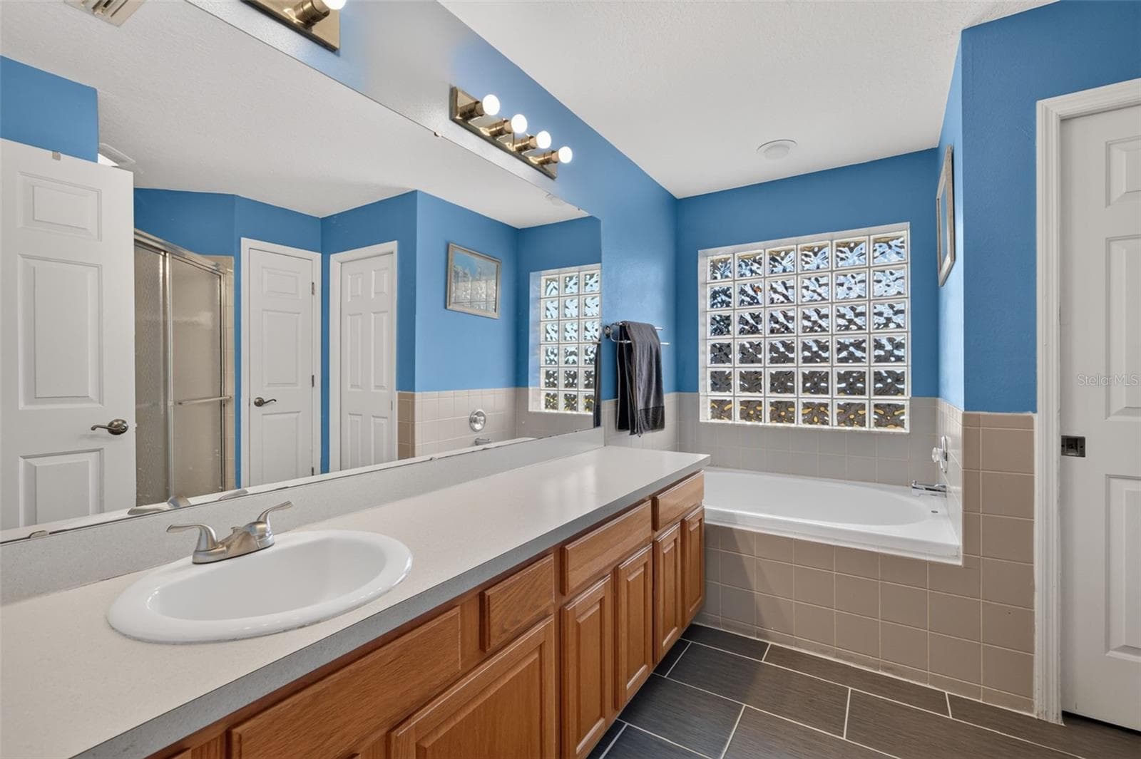 Gust Bathroom - 4460 MARSH HARBOR DR, TAVARES