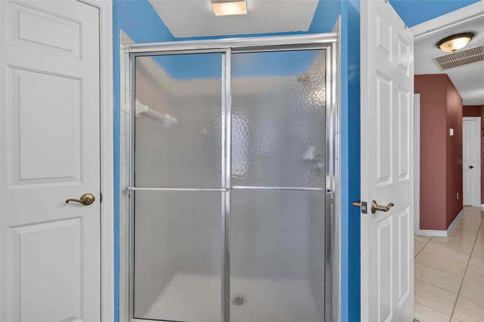 Gust Bathroom - 4460 MARSH HARBOR DR, TAVARES